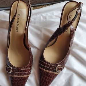 New heels, Karen Scott size 8.5 M attention to detail